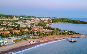 Justiniano Park Conti